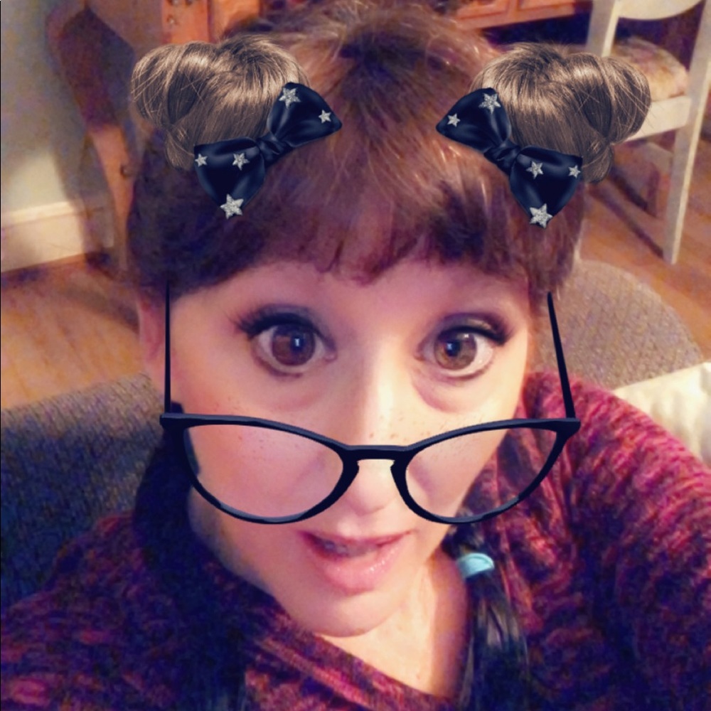 Meet your Posher, Debbie